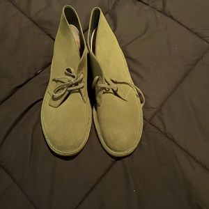 Clarks Desert Boots Olive Green size 9.5M